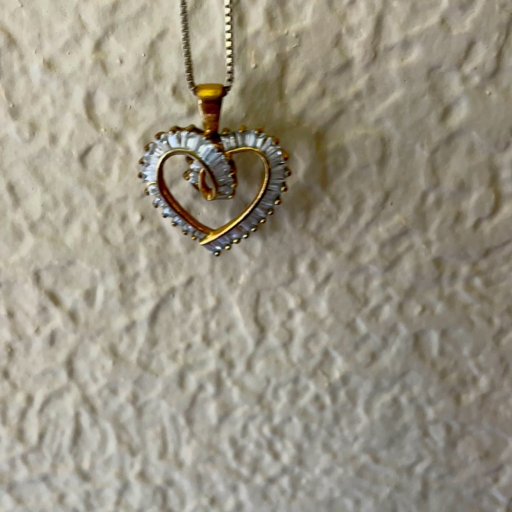 Heart lace zirconium diamonds clearing out
